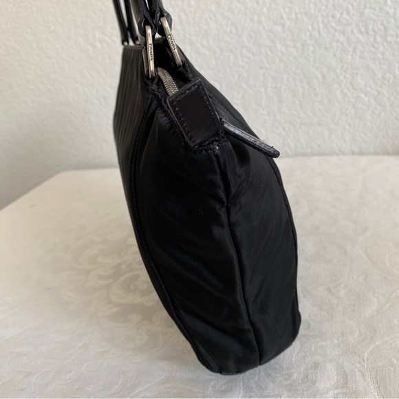 Prada black nylon bag - Picture 3 of 14
